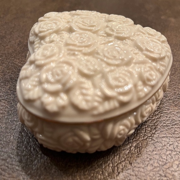 Heart Trinket Box with Roses, Vintage Lenox - Picture 3 of 7